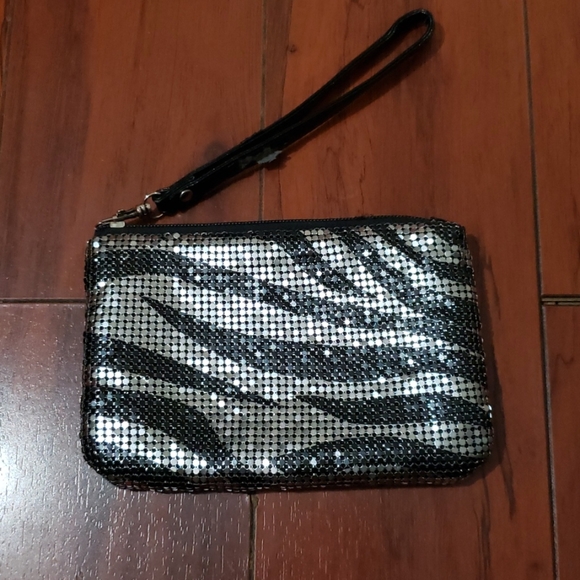 EXPRESS - Picture 2 of 5